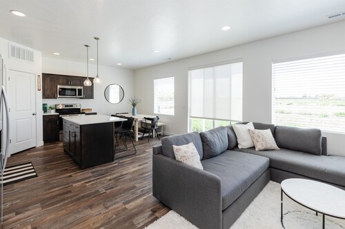 Bearfoot Bungalow | 3 Bedroom, 2.5 Bath | Boat Parking