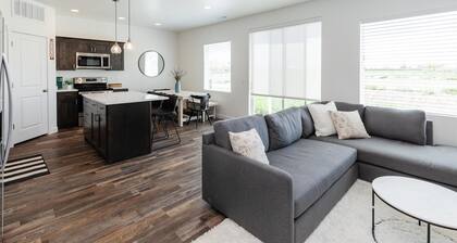 Bearfoot Bungalow | 3 Bedroom, 2.5 Bath | Boat Parking