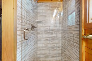 Hårtork och handdukar