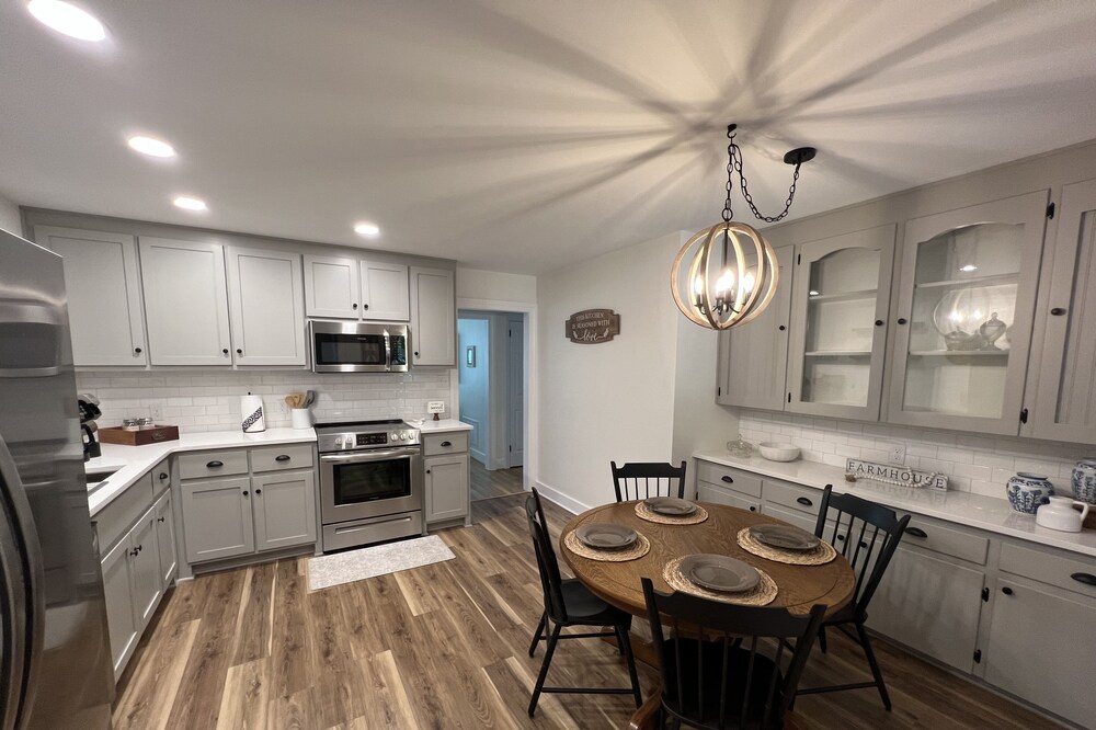 Beautiful 2BD 2BA home in small-town America