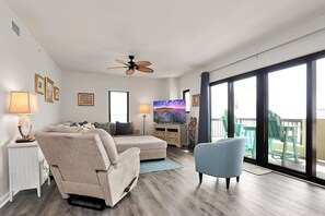 Condo, Multiple Beds (Club at Mexico Beach 2E) | Living area