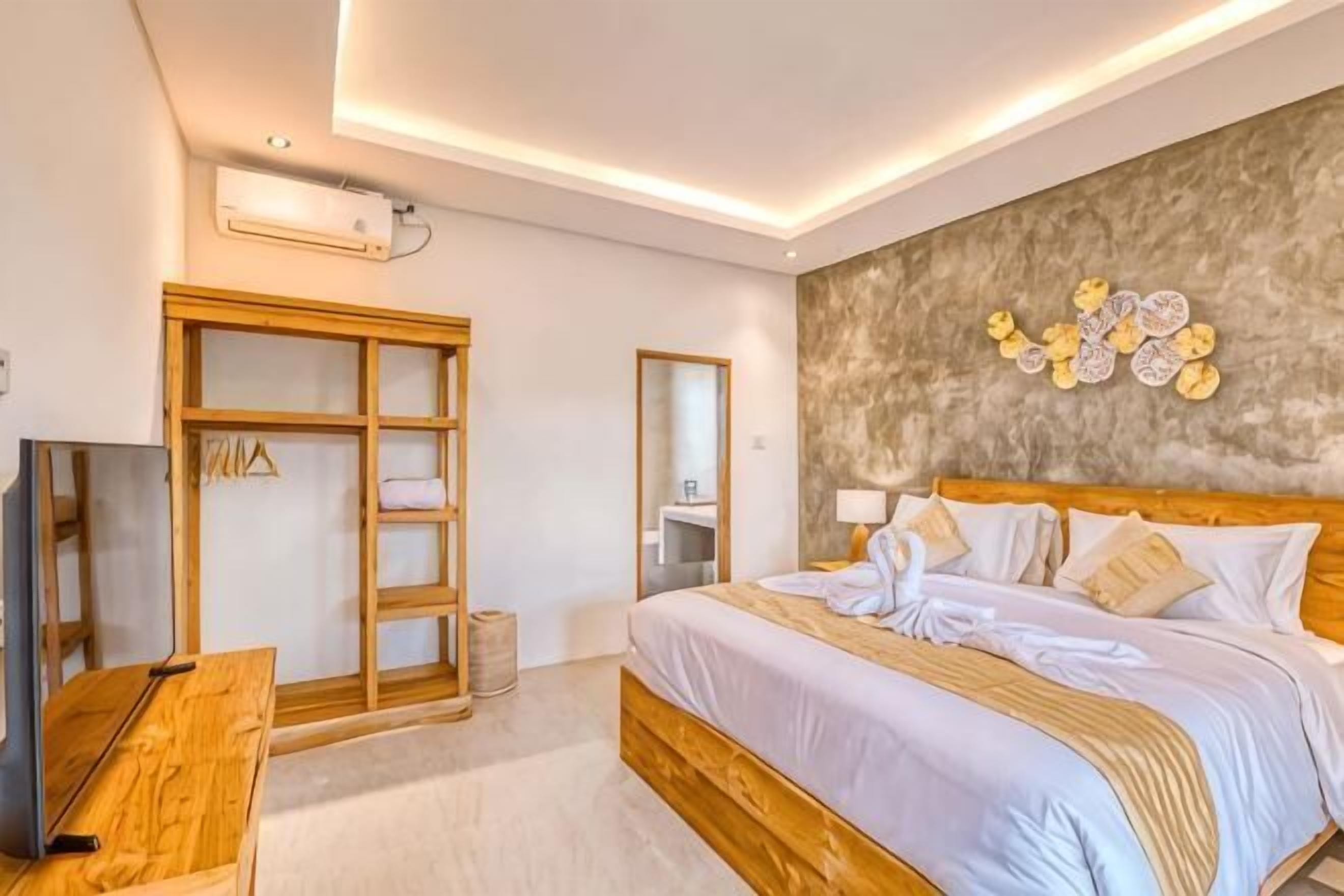 Minibar, in-room safe, individually decorated, individually furnished
