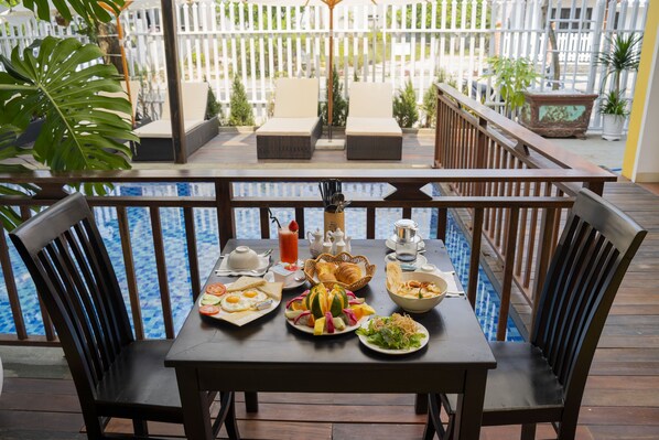Free daily local cuisine breakfast - Hoi An Golden Heart Villa (Da Nang)