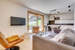 TV - Frenes Hauts 002 : Lovely and new apt down Pleney (MORZINE)