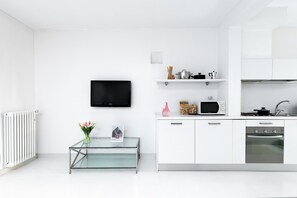 Réfrigérateur, micro-ondes, four, lave-vaisselle