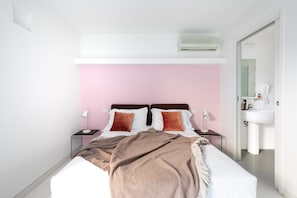 1 bedroom, iron/ironing board, Internet, bed sheets