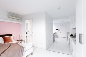 1 chambre, fer et planche à repasser, accès Internet, draps fournis