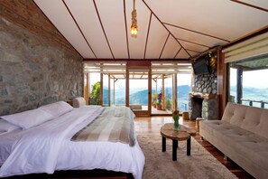 Egyptian cotton sheets, premium bedding, down duvets, pillow-top beds