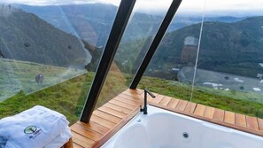 Superior Suite | Egyptian cotton sheets, premium bedding, down comforters, pillowtop beds - EL CEDRO SOÑADO (Patate)