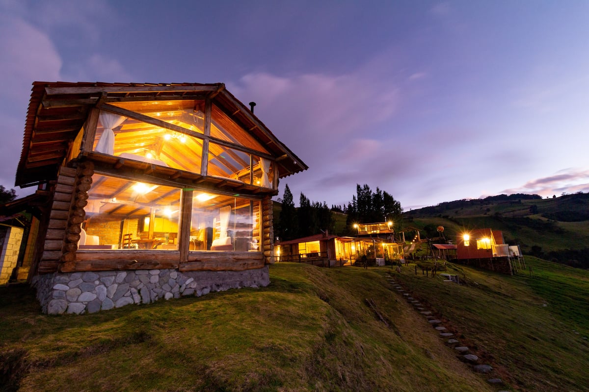 Family Cabin, Mountain View | 1 bedroom, Egyptian cotton sheets, premium bedding, down duvets