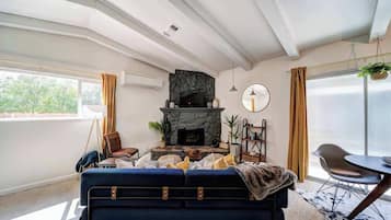 TV, fireplace, offices