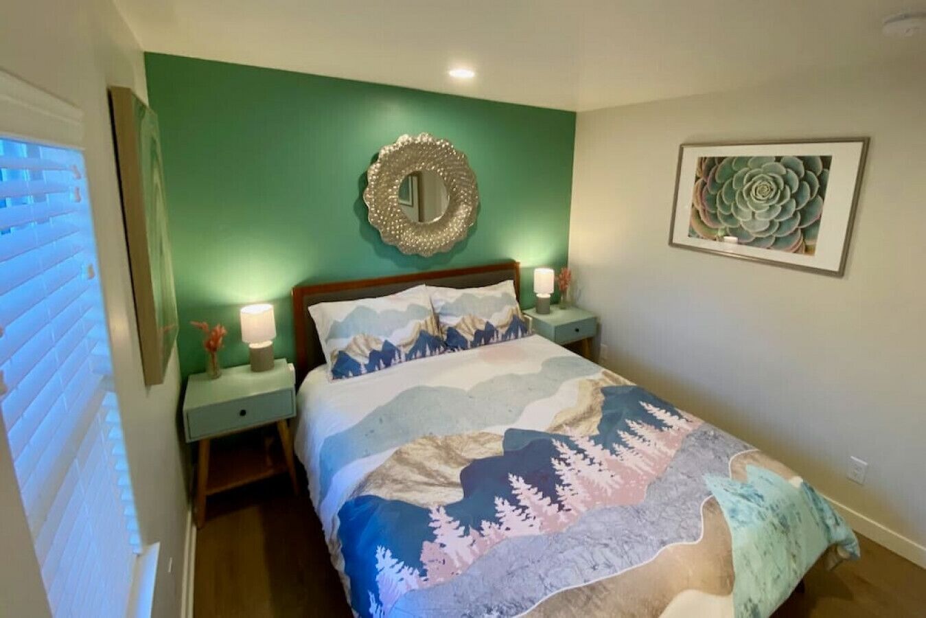 Cute, Quiet & Private Bungalow - Newly Remodeled