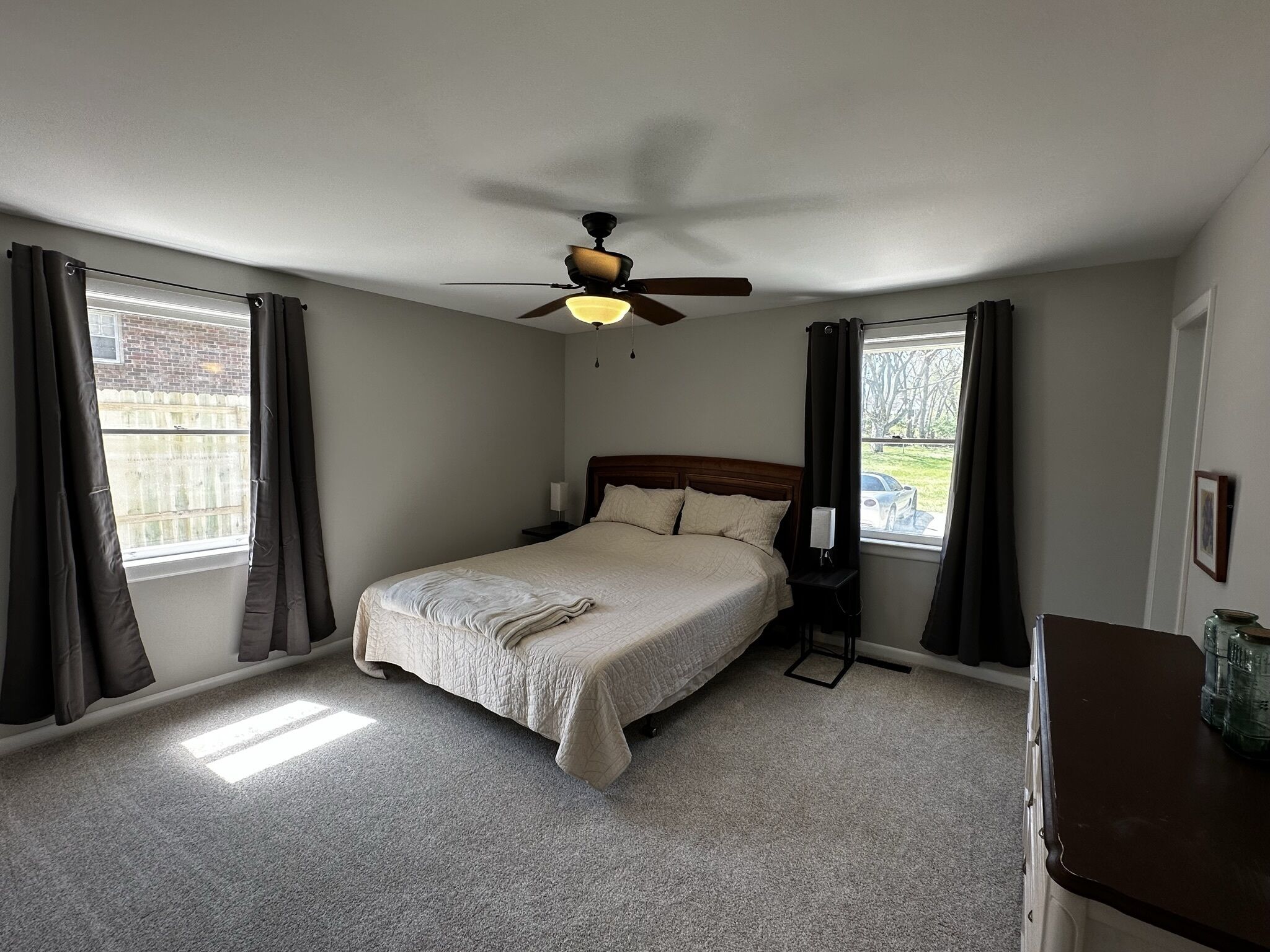 Deer Run - 30 min to Nashville and near the Lake, 5 bedrooms & 3 Baths