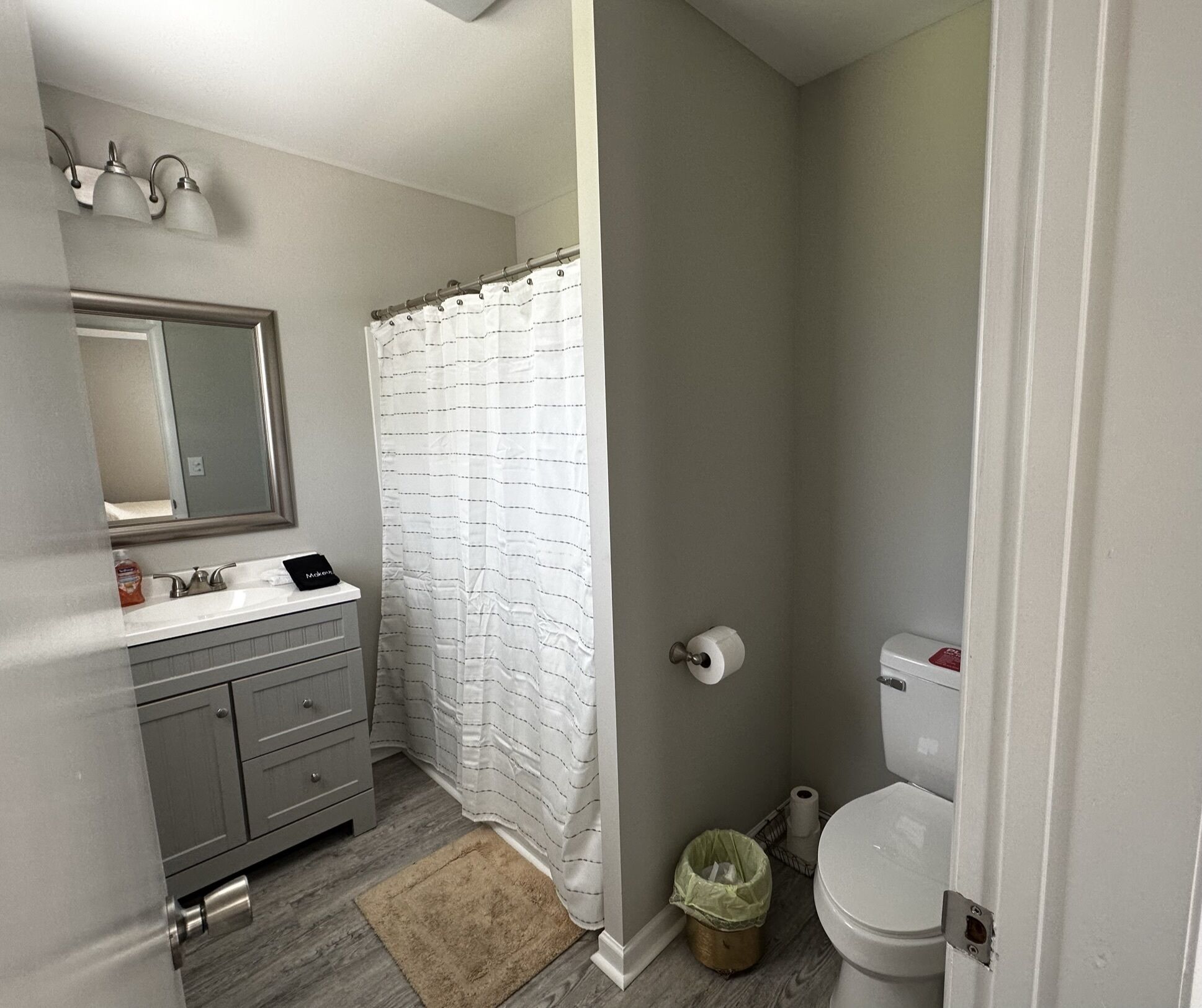 Deer Run - 30 min to Nashville and near the Lake, 5 bedrooms & 3 Baths