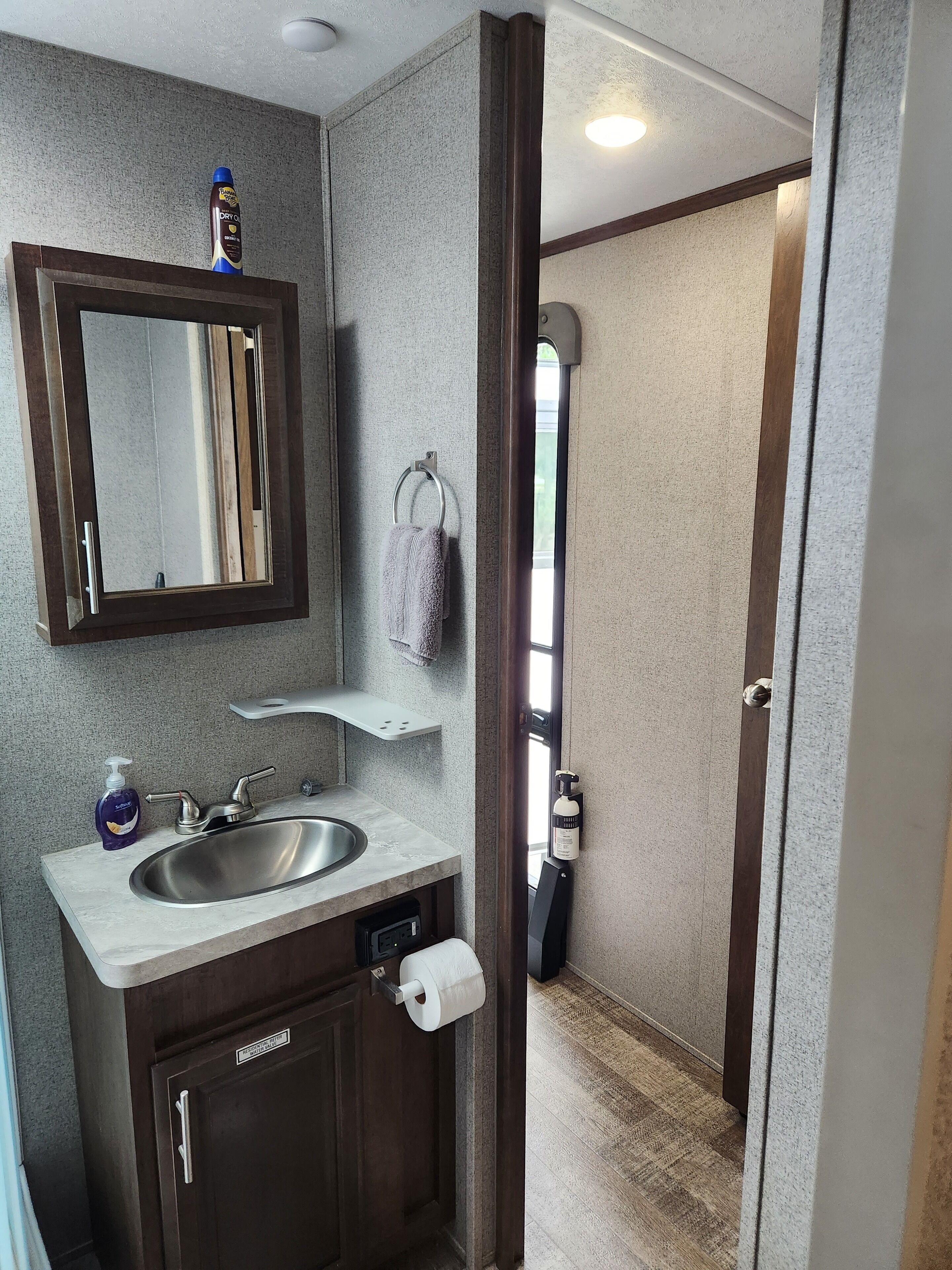 A quiet neighborhood in close proximity to all that Westlake has to offer. 