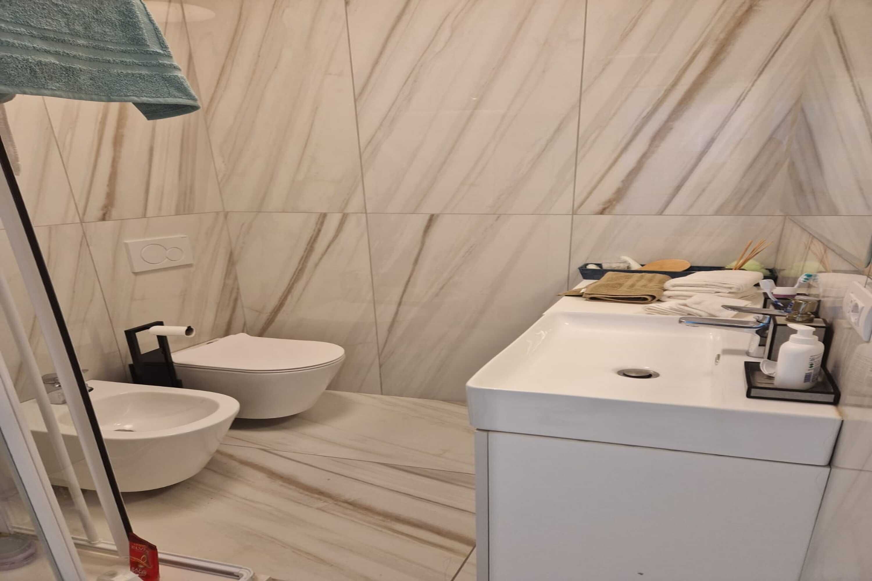 Beachy Vibes- 900m From the Beach