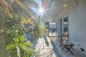 Appartement Standard, plusieurs chambres (Beachy Vibes- 900m from the beach) | Terrasse/Patio
