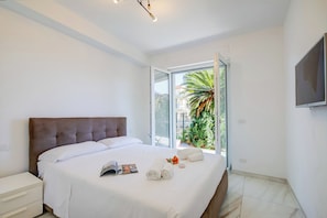 Standard Apartment, 1 Bedroom, Microwave (Beachy Vibes- 900m from the beach) | 1 bedroom - Beachy Vibes- 900m From the Beach (Andora)