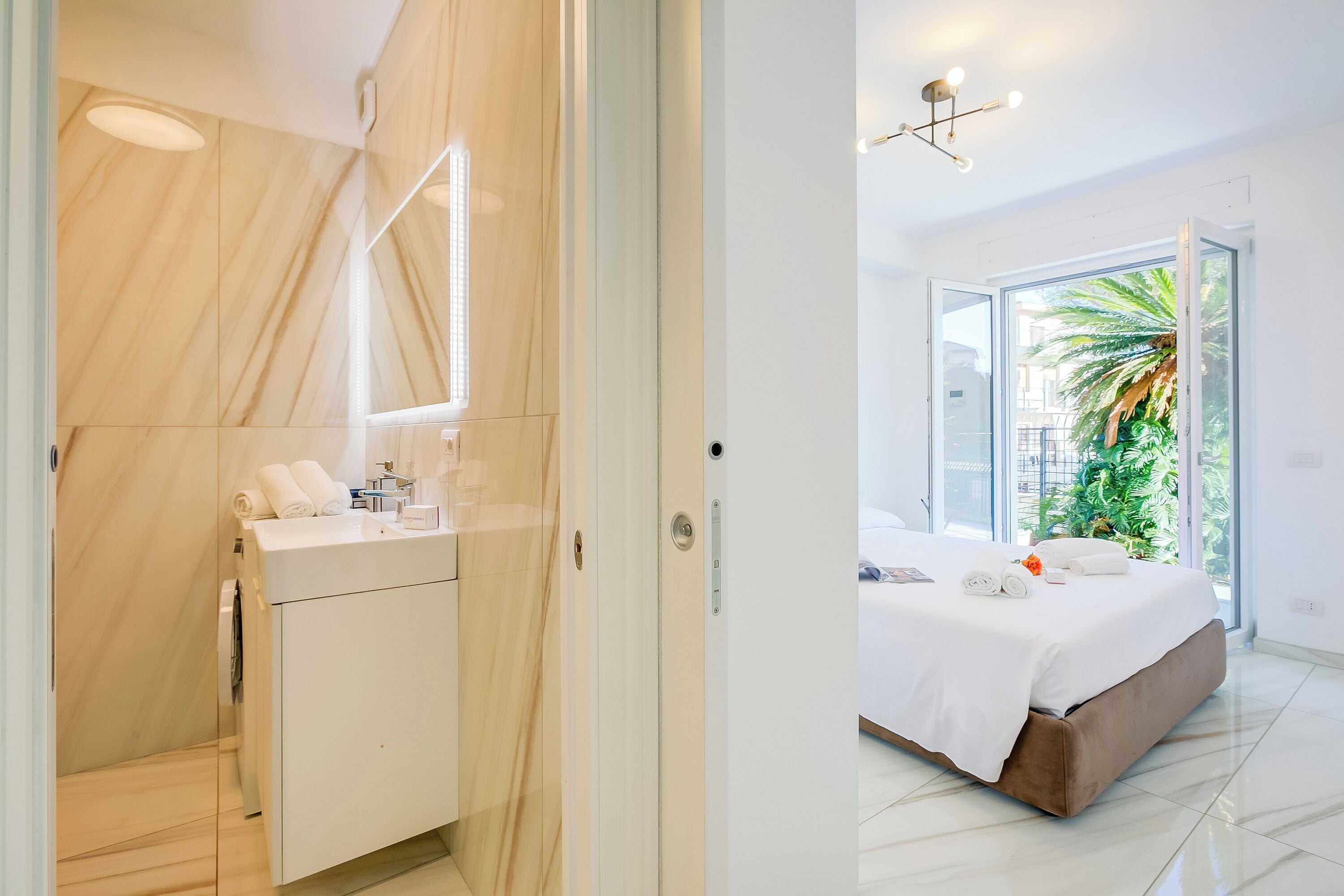 Apartamento estándar, varias habitaciones (Beachy Vibes- 900m from the beach) | 1 dormitorio y ropa de cama