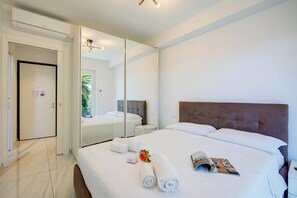 Departamento estándar, varias habitaciones (Beachy Vibes- 900m from the beach) | 1 habitación y ropa de cama 