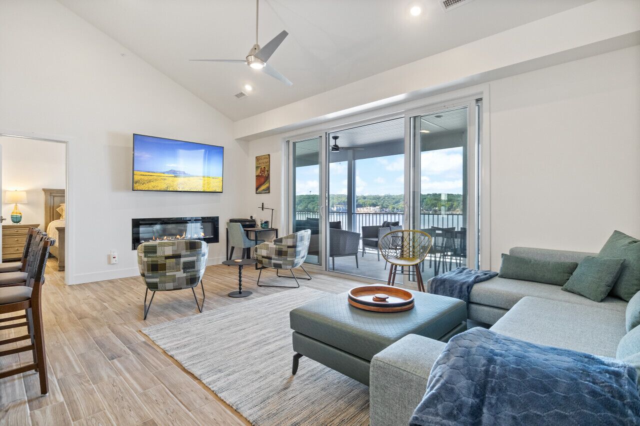 Luxury Island Penthouse - Waterfront, Pool and Deck!