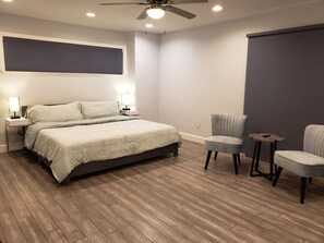 4 bedrooms, desk, iron/ironing board, free WiFi - Luxury 4BR4Ba Basketball Court, Hot Tub Spa, Foosball, Pool Table, Tesla Charger (San Mateo)