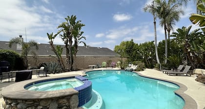 Family- Friendly Villa with Pool + BBQ + Fire-pit, close to Disney & Water Park