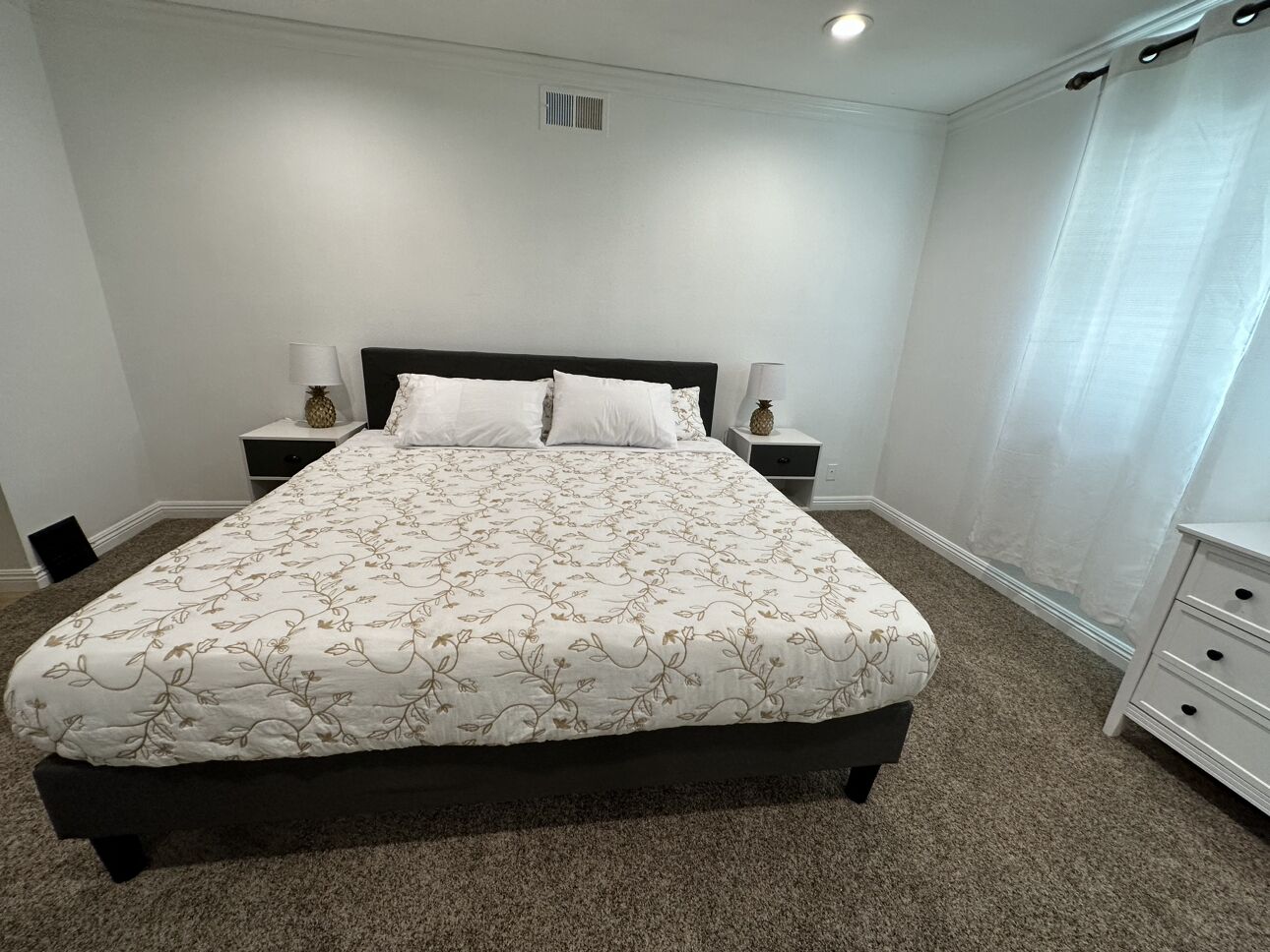 Family- Friendly Villa with Pool + BBQ + Fire-pit, close to Disney & Water Park 