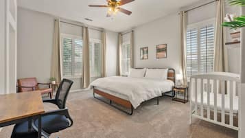 4 bedrooms, desk, iron/ironing board, WiFi