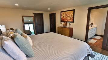 7 bedrooms, desk, iron/ironing board, WiFi