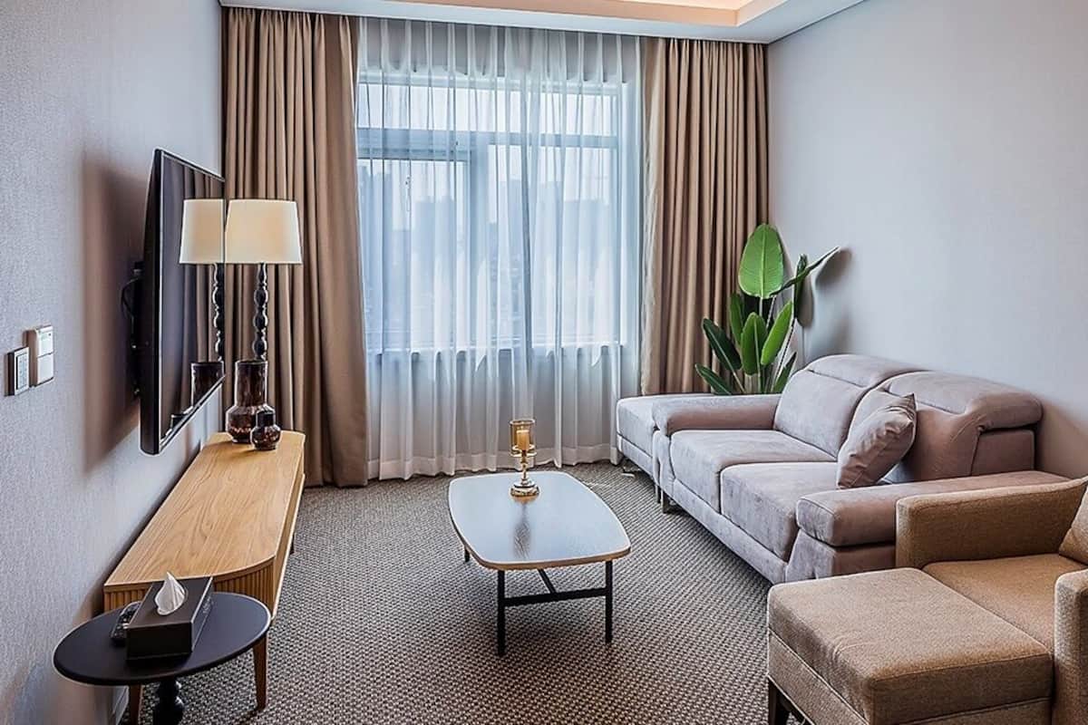 1 bedroom, premium bedding, down duvets, in-room safe