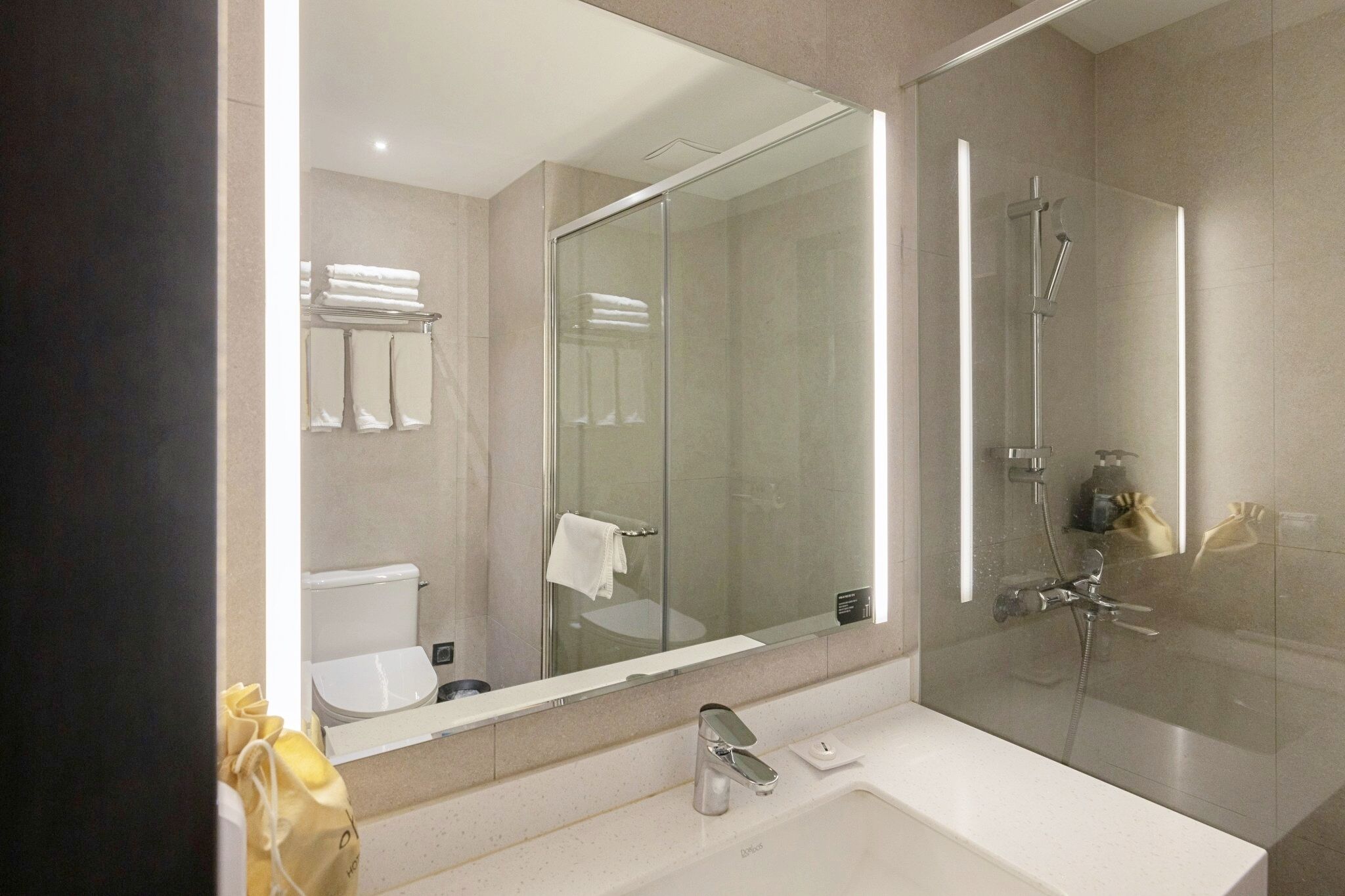 DELUXE TRIPLE | Bathroom | Hair dryer, bathrobes, slippers, towels