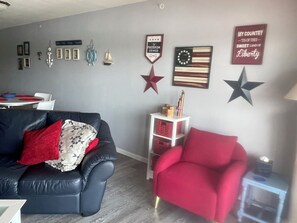 Smart TV, fireplace, DVD player