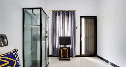 SPOT ON 91745 Rumah Kost Gresik Syariah