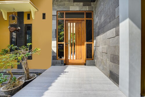 Hotel O Rumah Kost Gresik Syariah