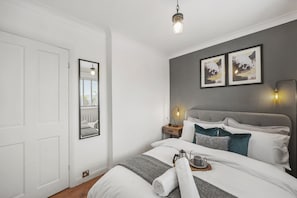 2 slaapkamers, een strijkplank/strijkijzer, wifi, beddengoed