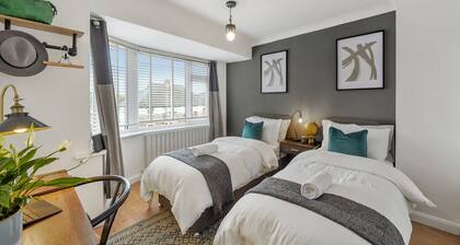 Stunning Apartment Near the Heath With Free Parking & Wifi