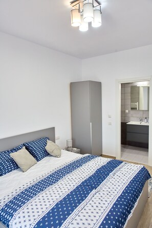1 bedroom, premium bedding, individually decorated, iron/ironing board - Casa Del Mar 2 (Navodari)