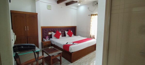 Habitación doble Deluxe | Ropa de cama de alta calidad y wifi gratis 