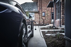 電気車両充電スタンド