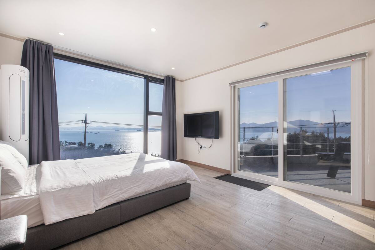 Standard Room - Room 201, Room 202 randomly assigned | 1 ห้องนอน, Wi-Fi ฟรี