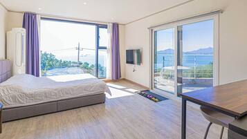 Standard Room - Room 201, Room 202 randomly assigned