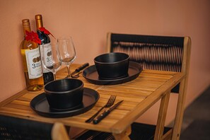 In-room dining - Privada Stays (Oranjestad)