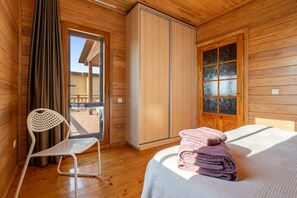 3 quartos, Wi-Fi de cortesia, roupa de cama