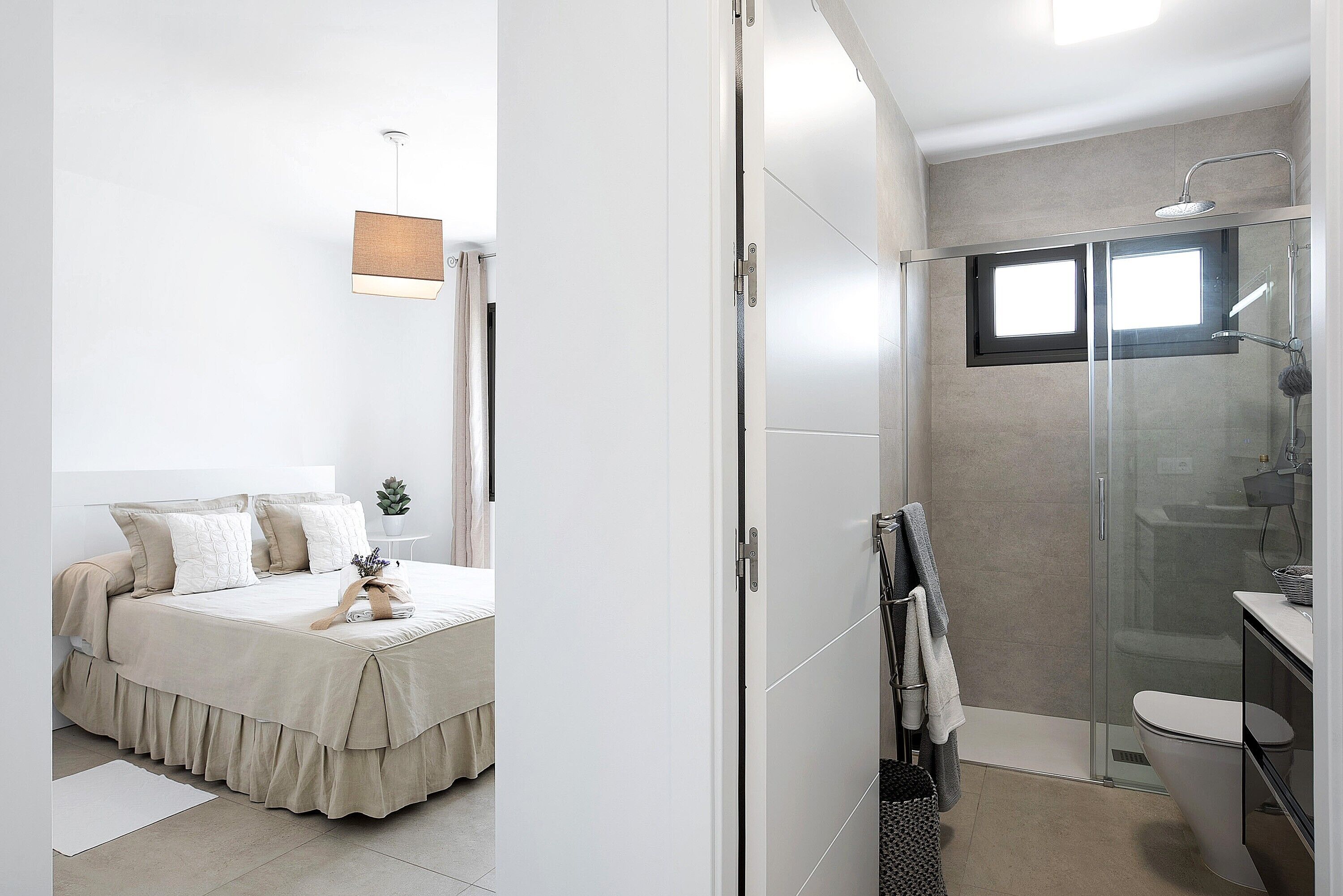 3 slaapkamers, een strijkplank/strijkijzer, gratis wifi, beddengoed