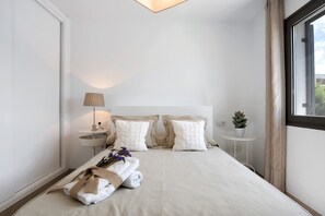 3 chambres, fer et planche à repasser, Wi-Fi gratuit, draps fournis