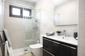 تجهيزات دش، مجففات شعر، مناشف