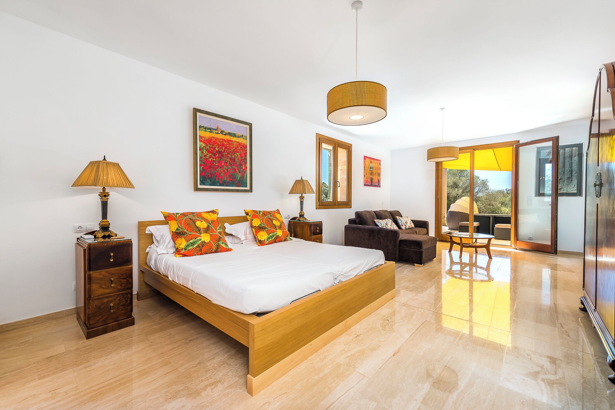 5 slaapkamers, een strijkplank/strijkijzer, gratis wifi, beddengoed