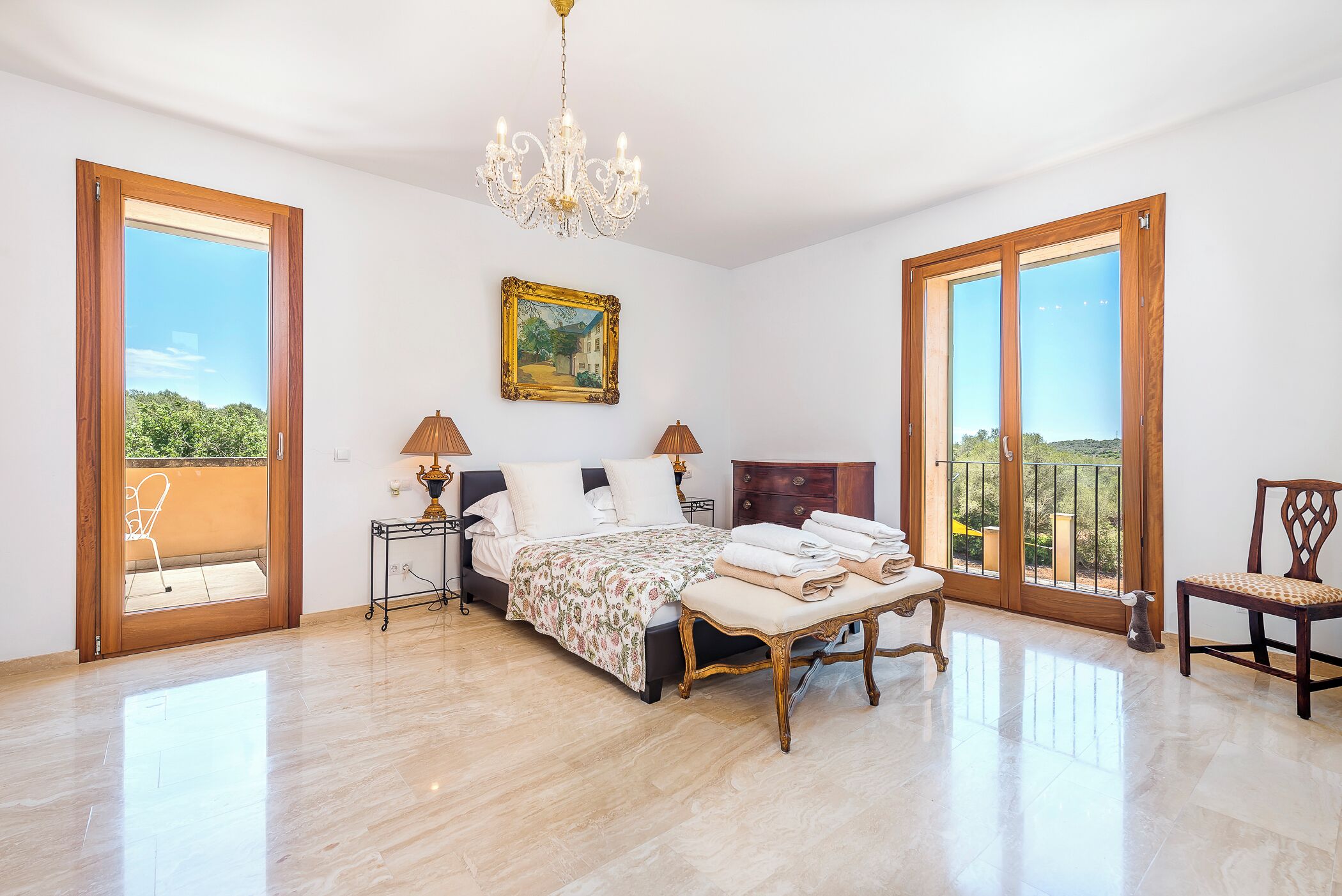 5 chambres, fer et planche à repasser, Wi-Fi gratuit, draps fournis