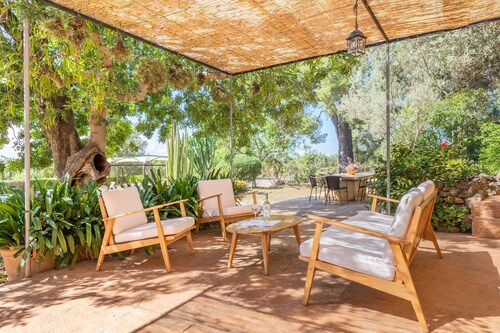 Country House "Els Garroverets" with Private Pool & Wi-Fi